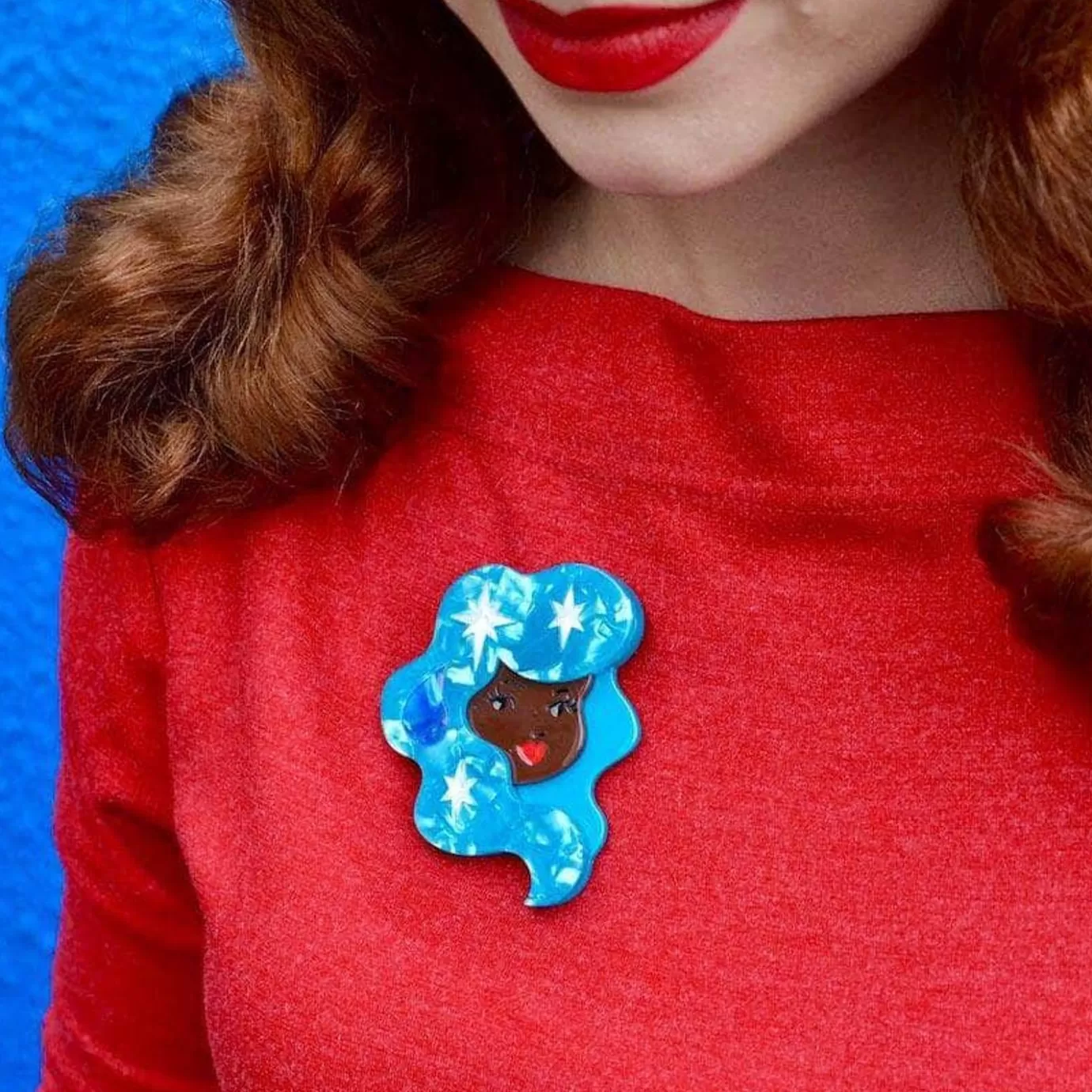 Erstwilder Aquarius The Accepting Brooch* Brooches