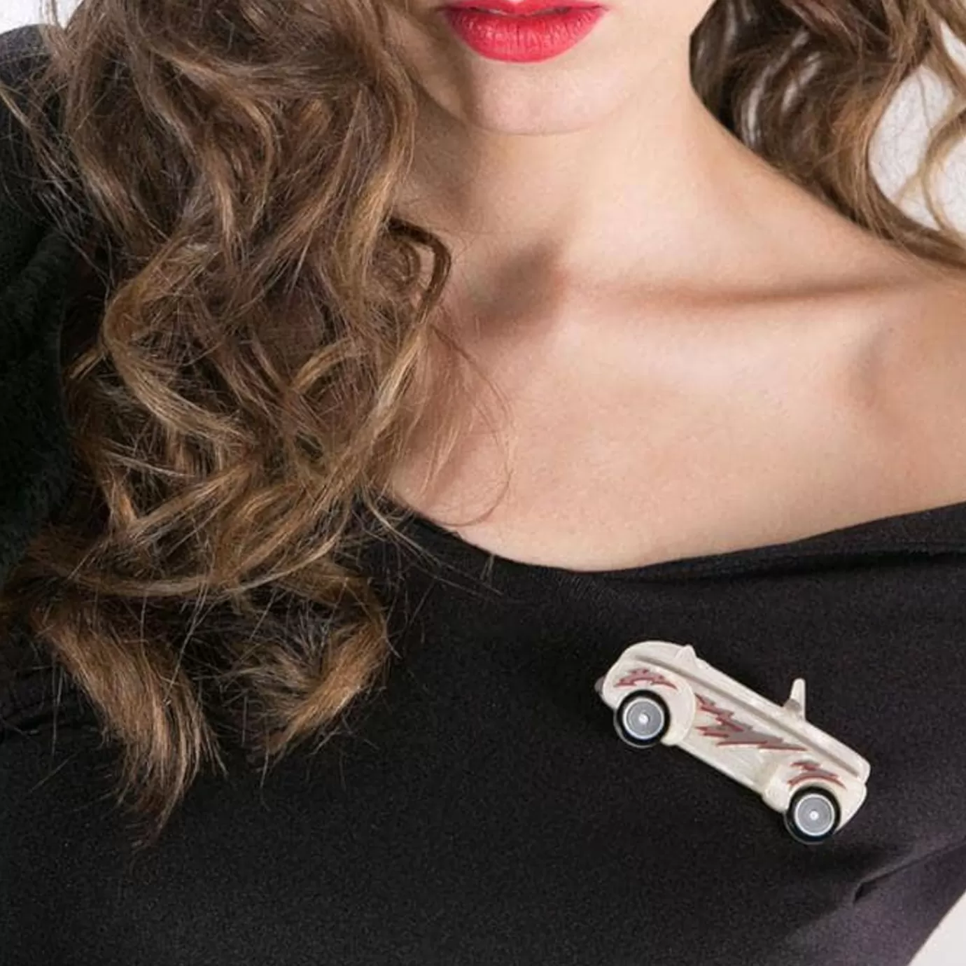 Erstwilder Automatic, Systematic Brooch* Brooches