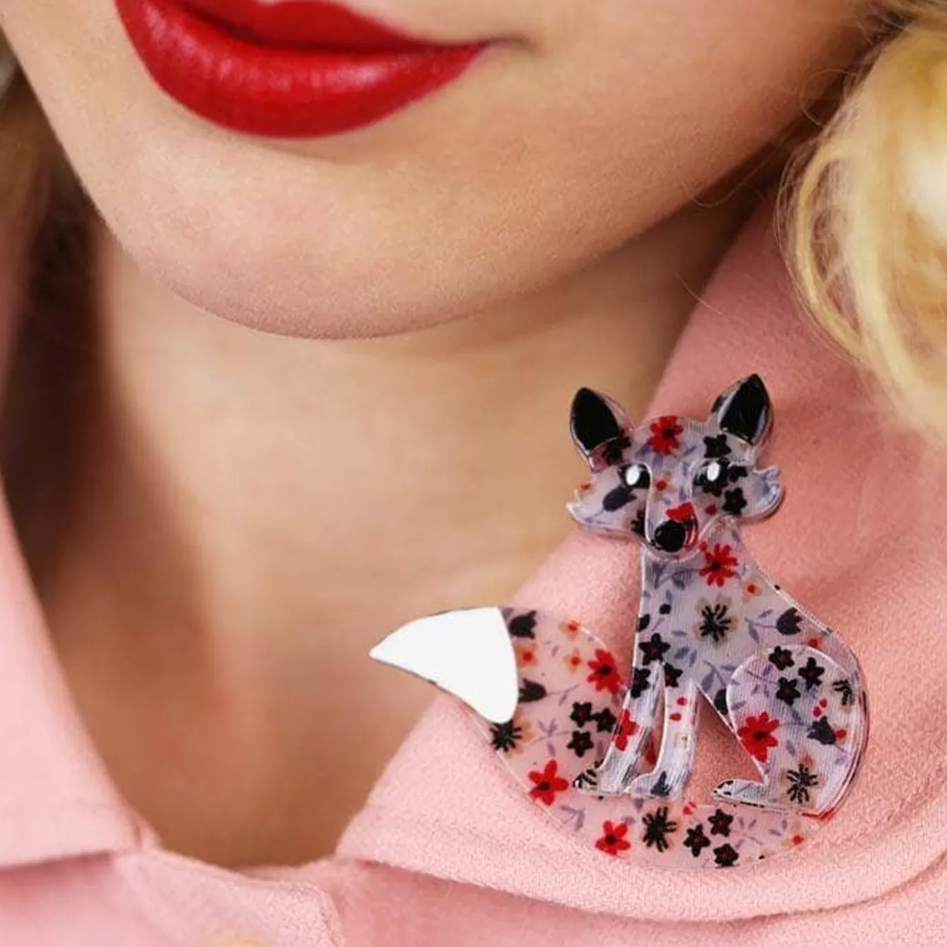 Erstwilder Frond Fox Brooch* Brooches