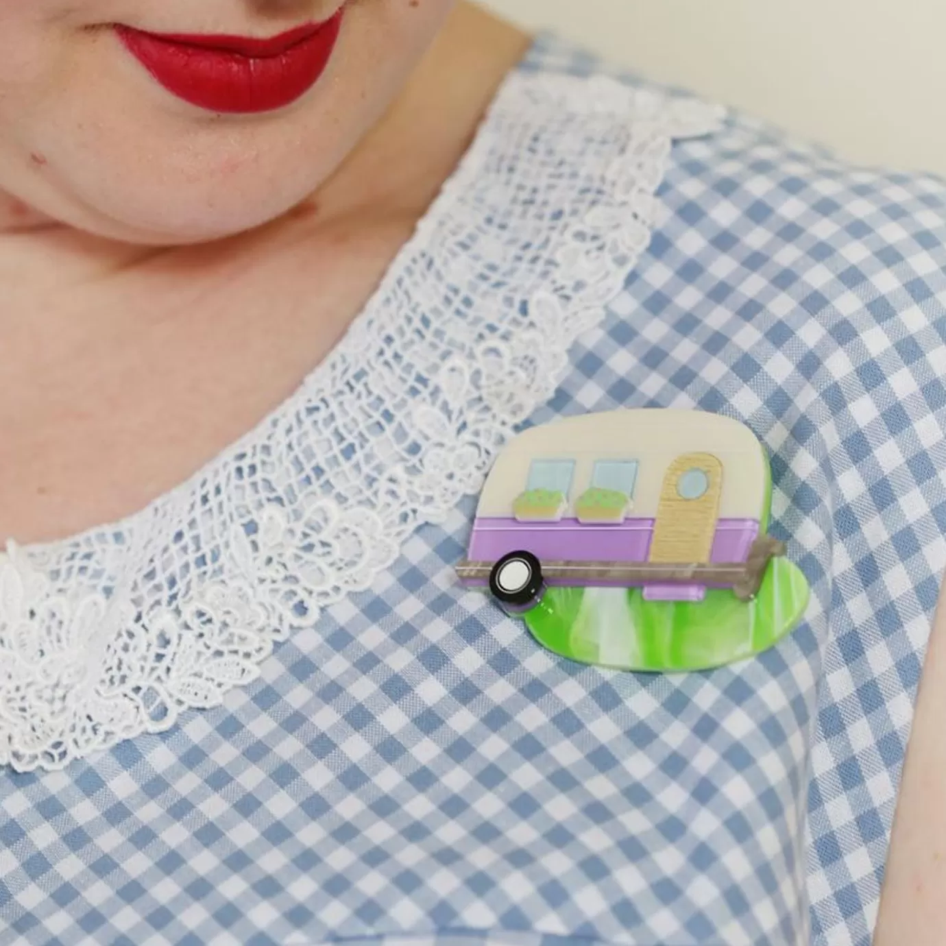 Erstwilder Happy Glamper Brooch* Brooches