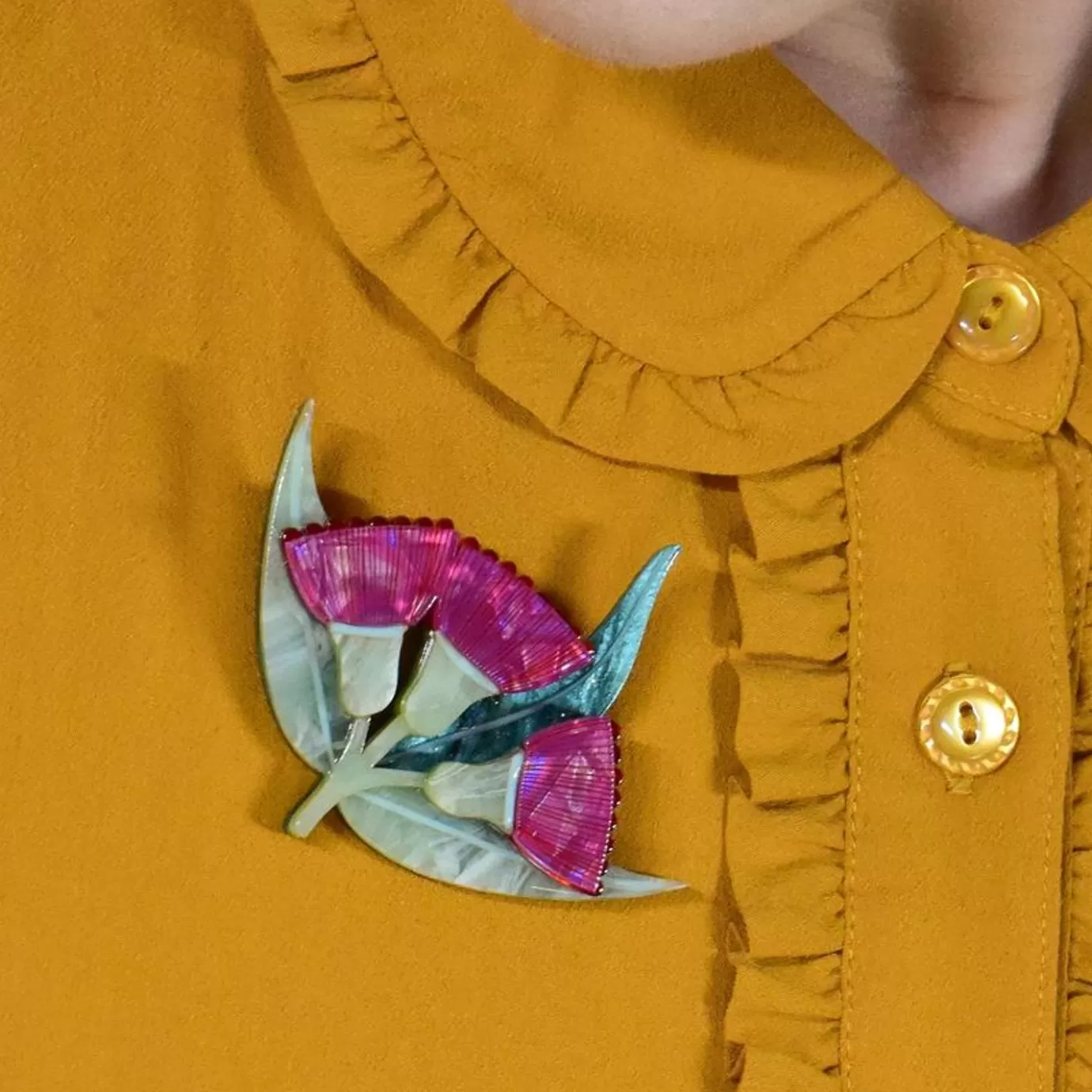 Erstwilder Hum Of The Gum Brooch* Brooches