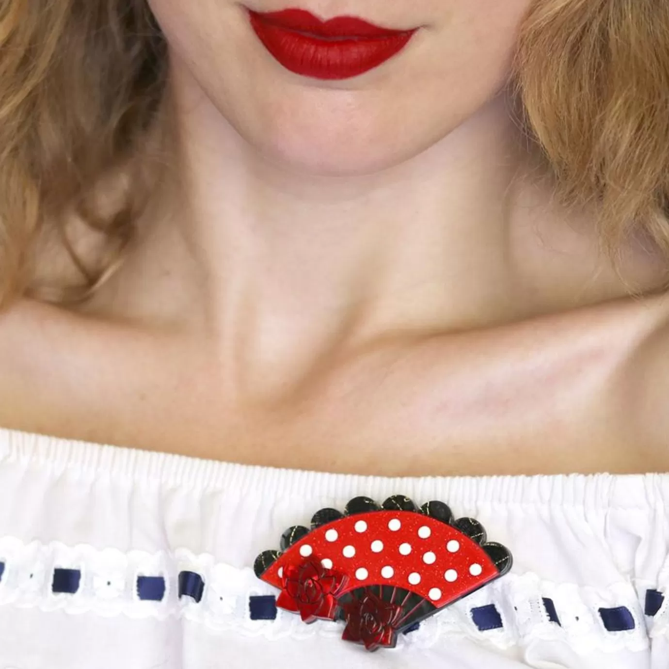 Erstwilder Pretty Pericon Fan Brooch* Brooches