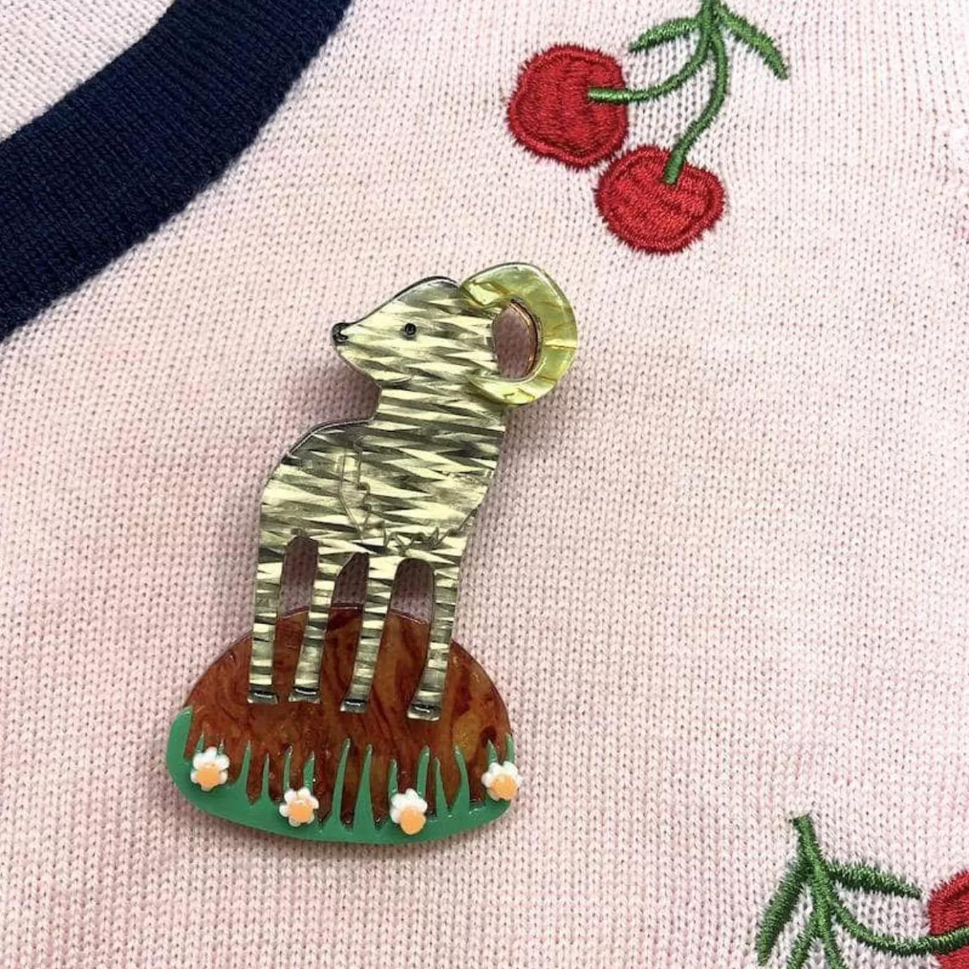 Erstwilder Pride Of Big Horn Brooch* Brooches