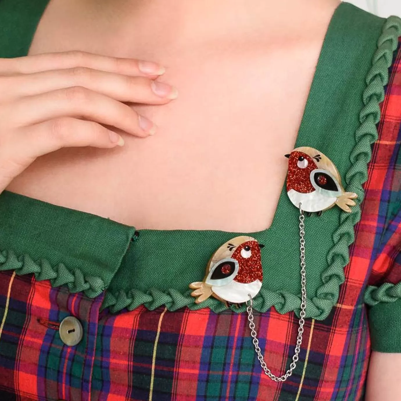 Erstwilder Red Robbin Cardigan Clips* Brooches