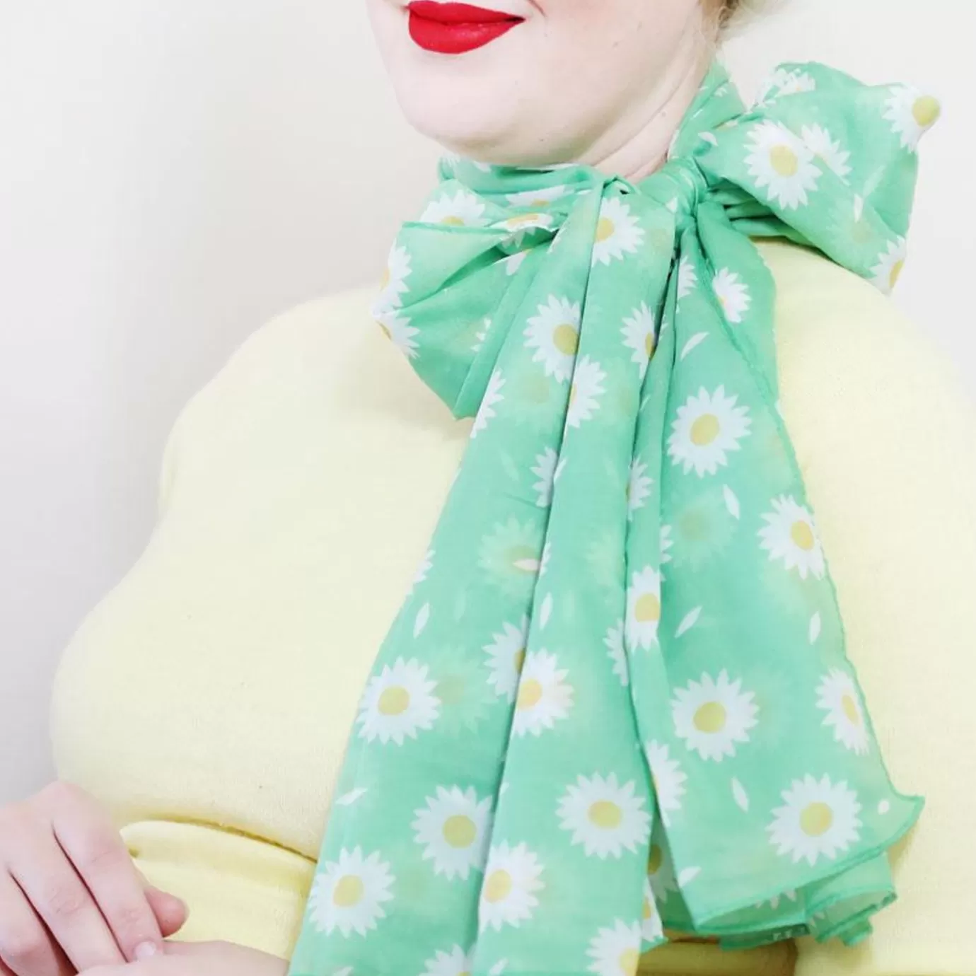 Erstwilder She Loves Me Daisy Large Neck Scarf* Scarves
