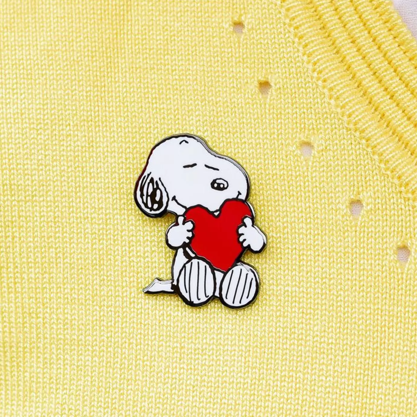 Erstwilder Snoopy'S Big Heart Enamel Pin* Enamel Pins