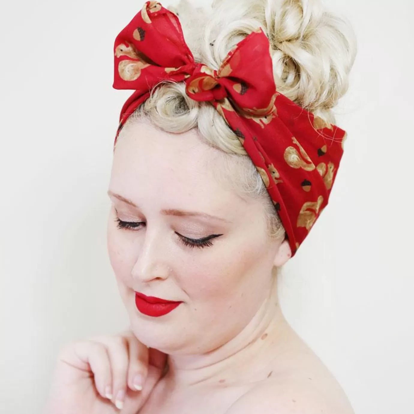 Erstwilder The Satisfied Squirrel Head Scarf* Scarves